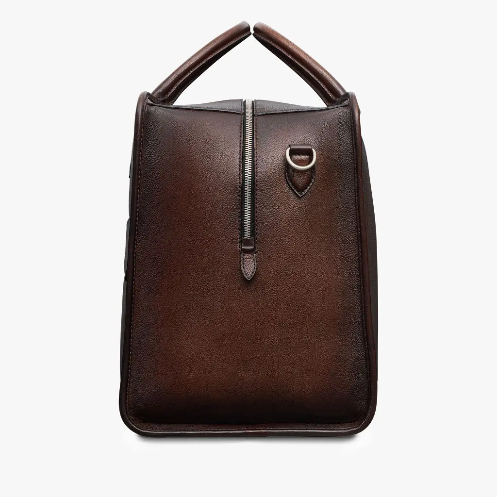 M245423_overnight-scritto-leather-travel-bag_soft-brown_berluti_04.webp