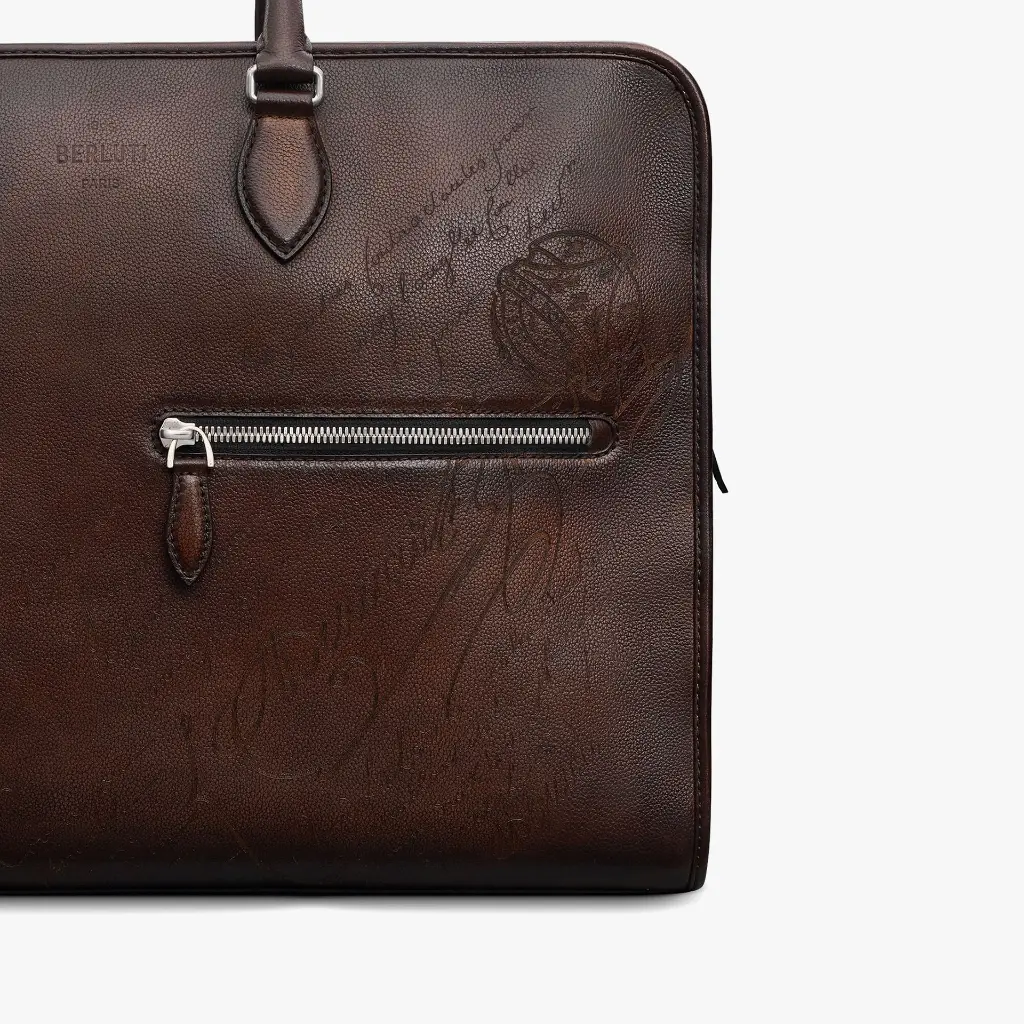 M245423_overnight-scritto-leather-travel-bag_soft-brown_berluti_05.webp